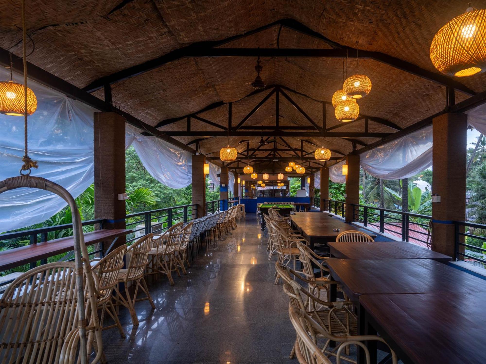 Madpackers Goa Anjuna - Bar Buitenkant foto
