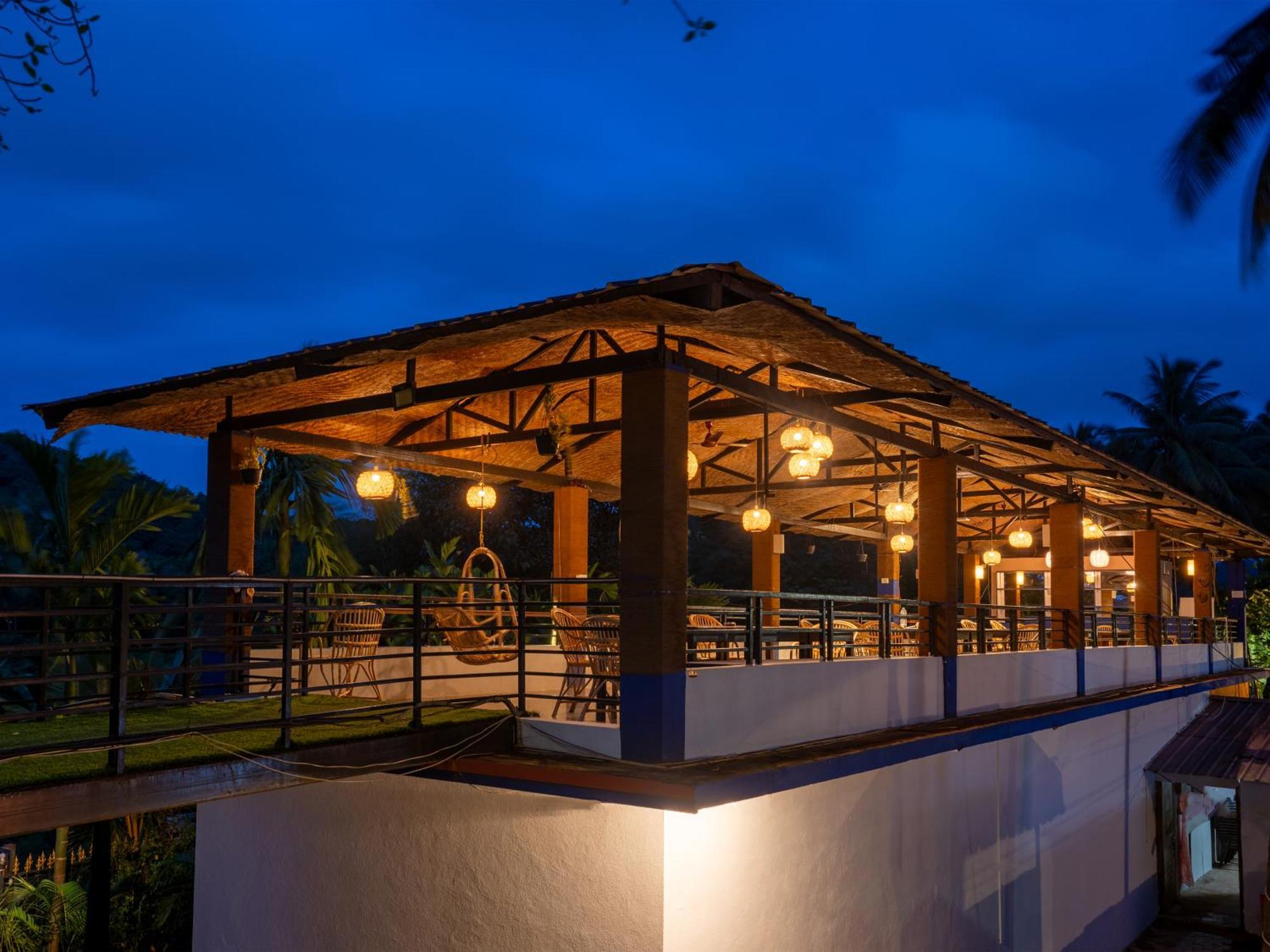 Madpackers Goa Anjuna - Bar Buitenkant foto