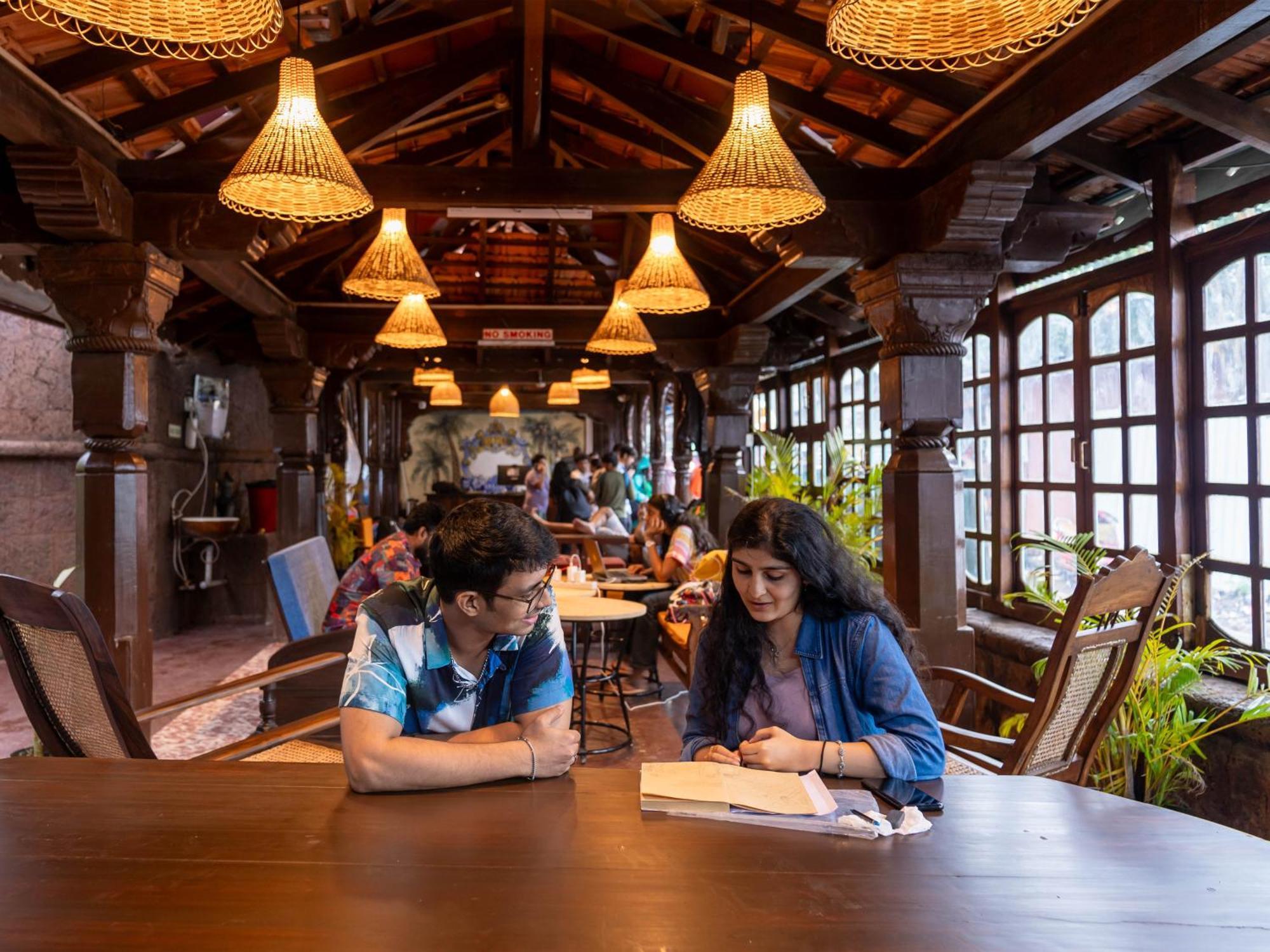 Madpackers Goa Anjuna - Bar Buitenkant foto