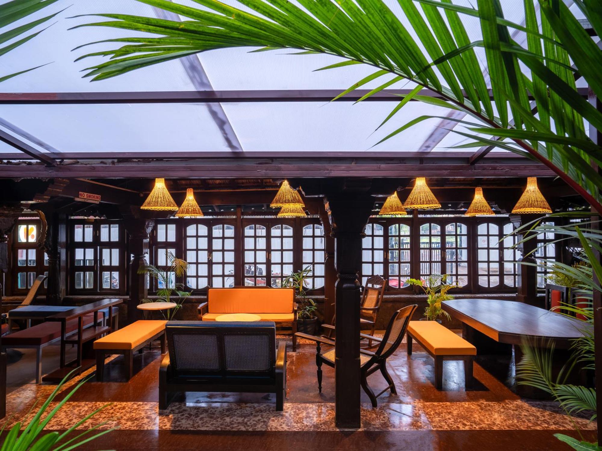 Madpackers Goa Anjuna - Bar Buitenkant foto