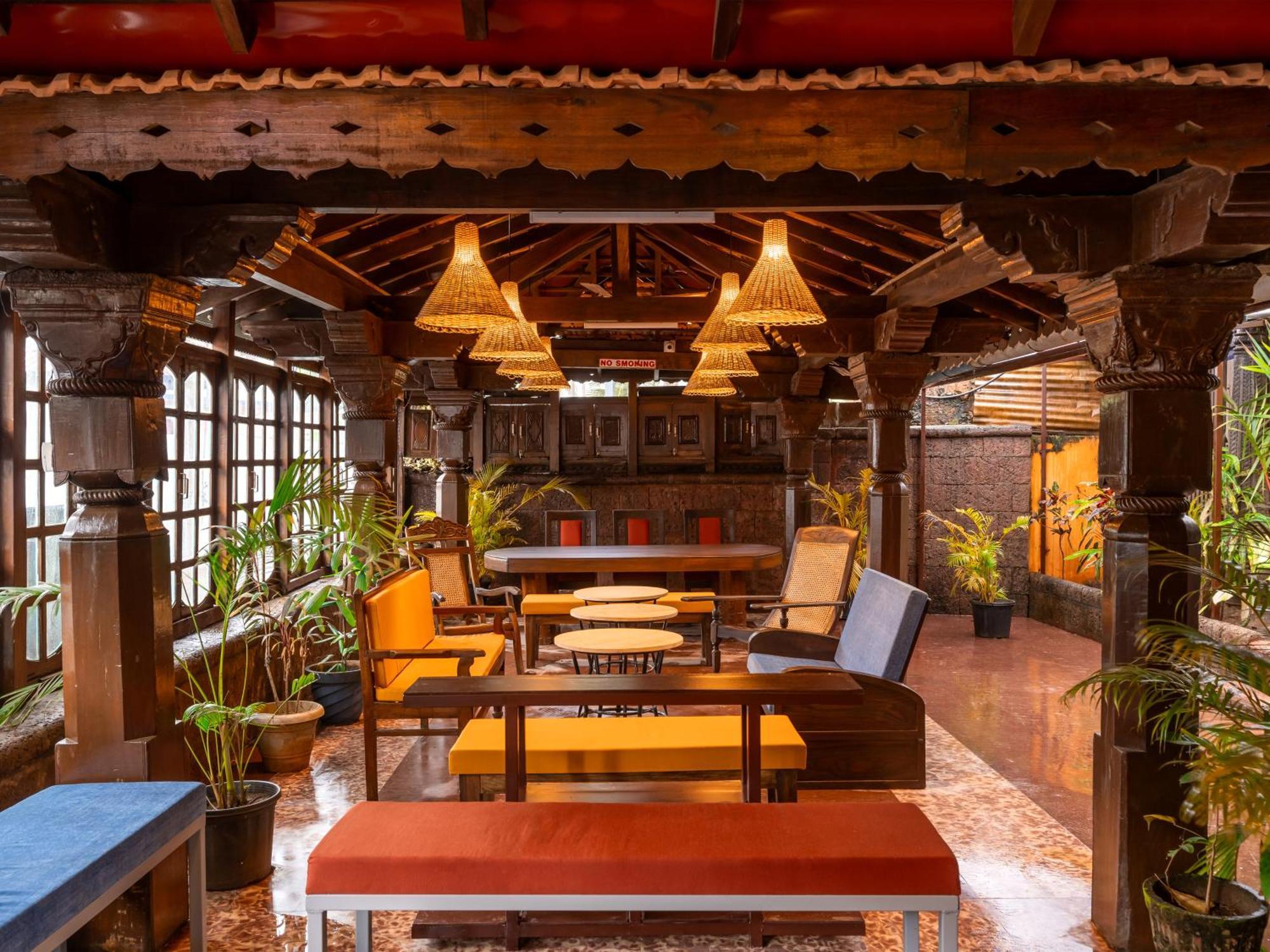 Madpackers Goa Anjuna - Bar Buitenkant foto