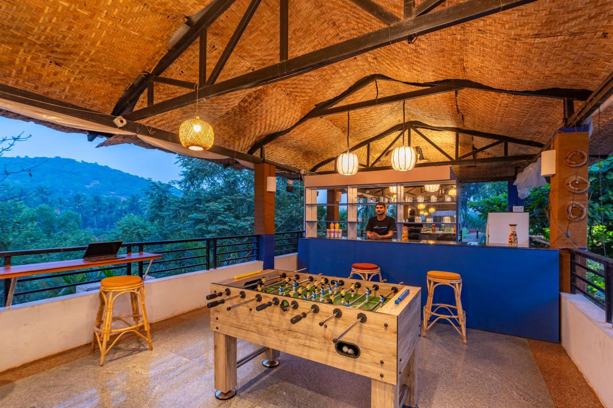 Madpackers Goa Anjuna - Bar Buitenkant foto