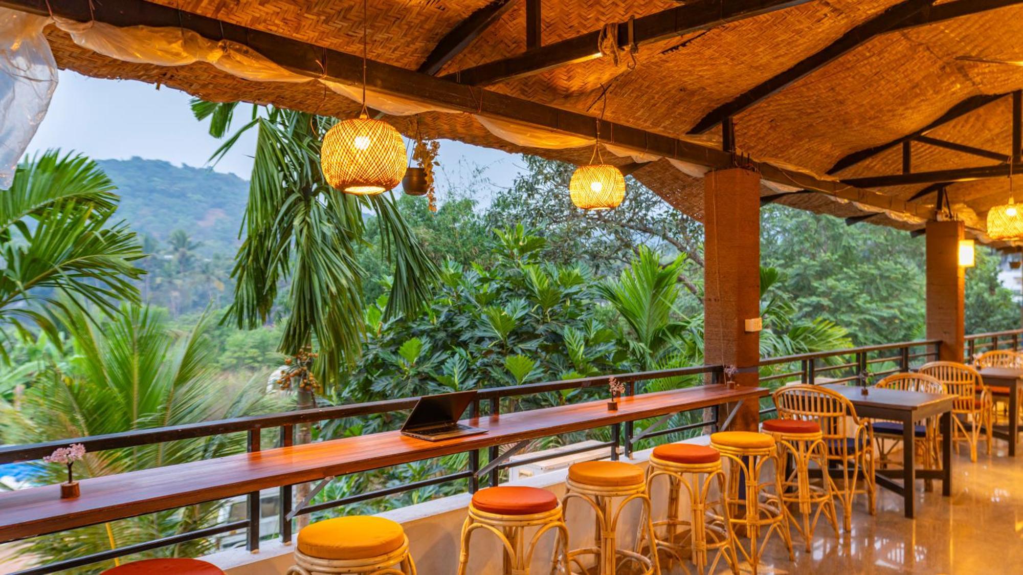Madpackers Goa Anjuna - Bar Buitenkant foto