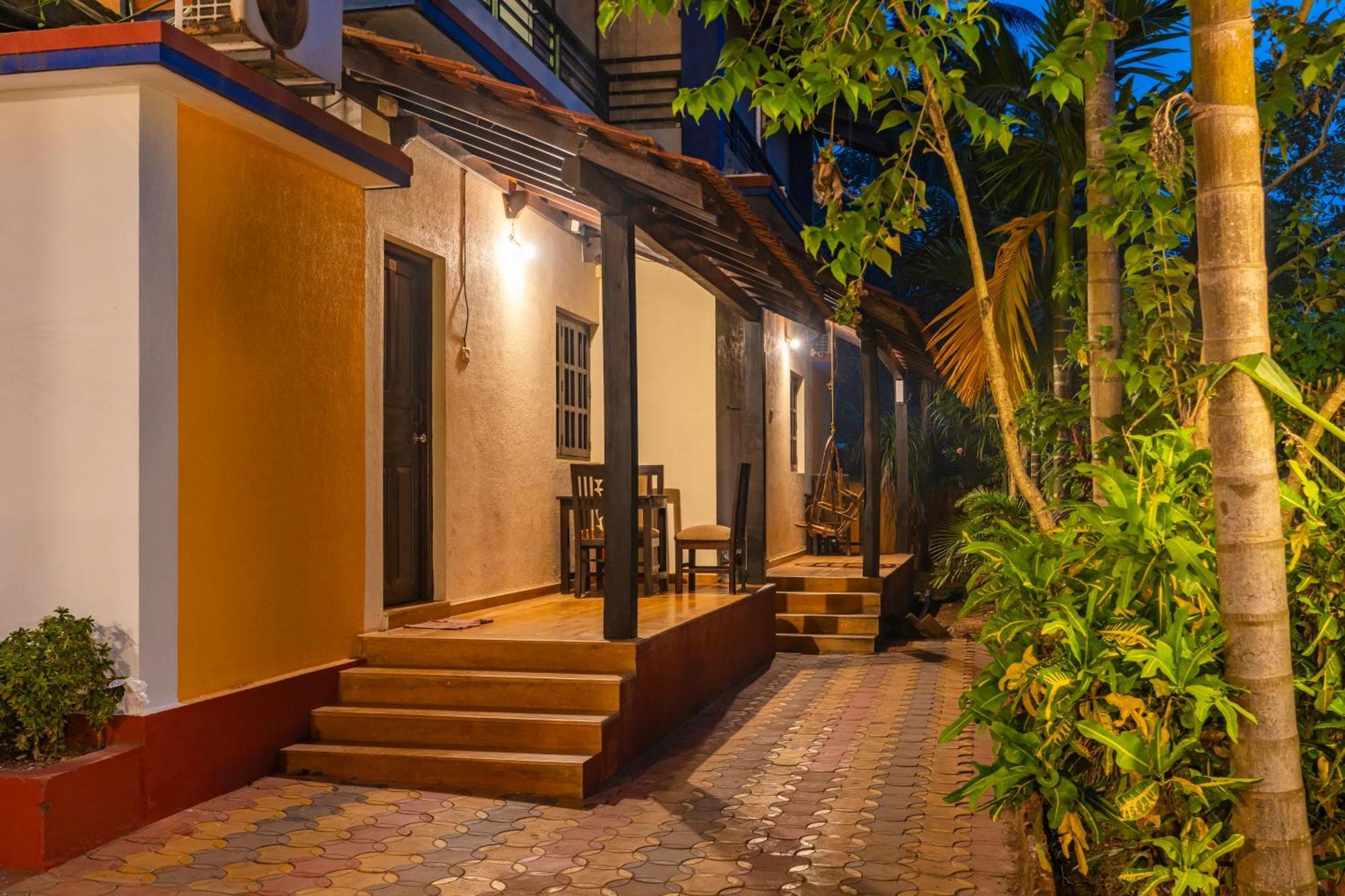 Madpackers Goa Anjuna - Bar Buitenkant foto
