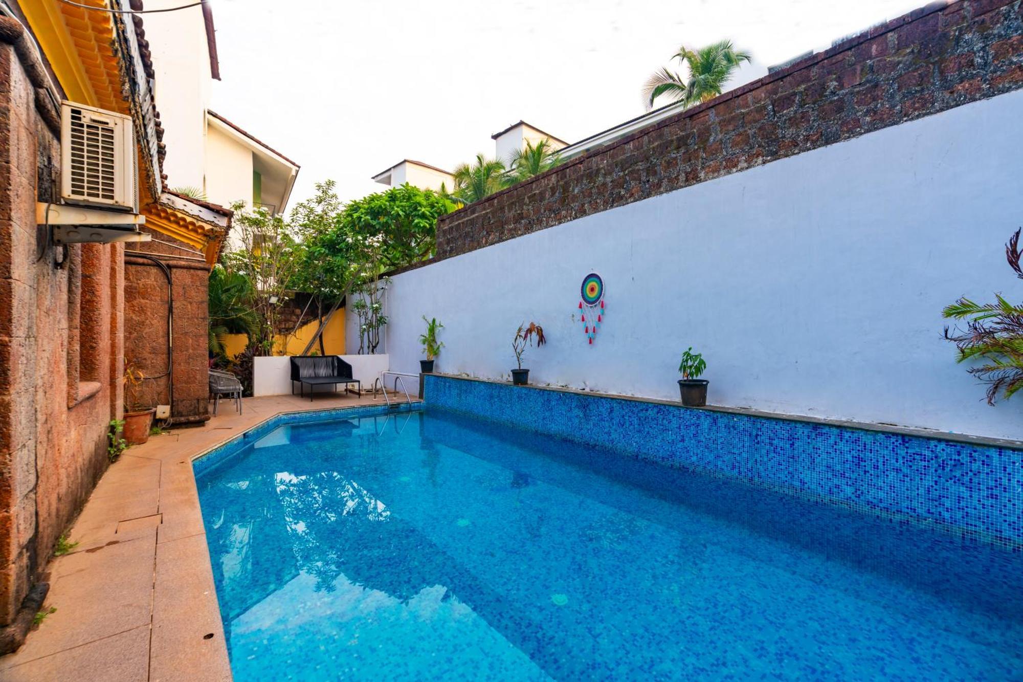 Madpackers Goa Anjuna - Bar Buitenkant foto