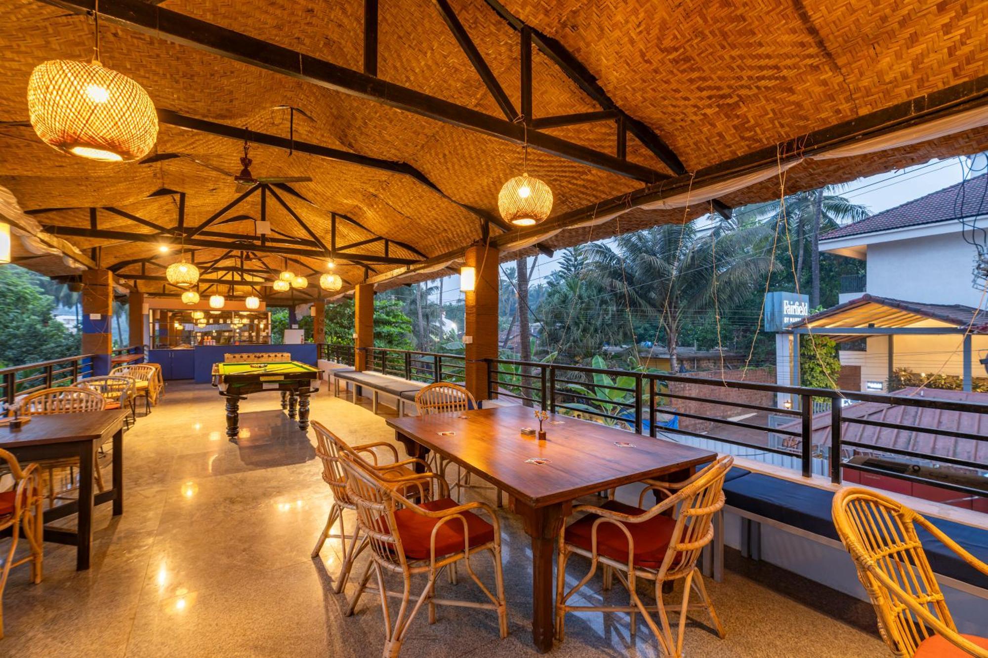 Madpackers Goa Anjuna - Bar Buitenkant foto