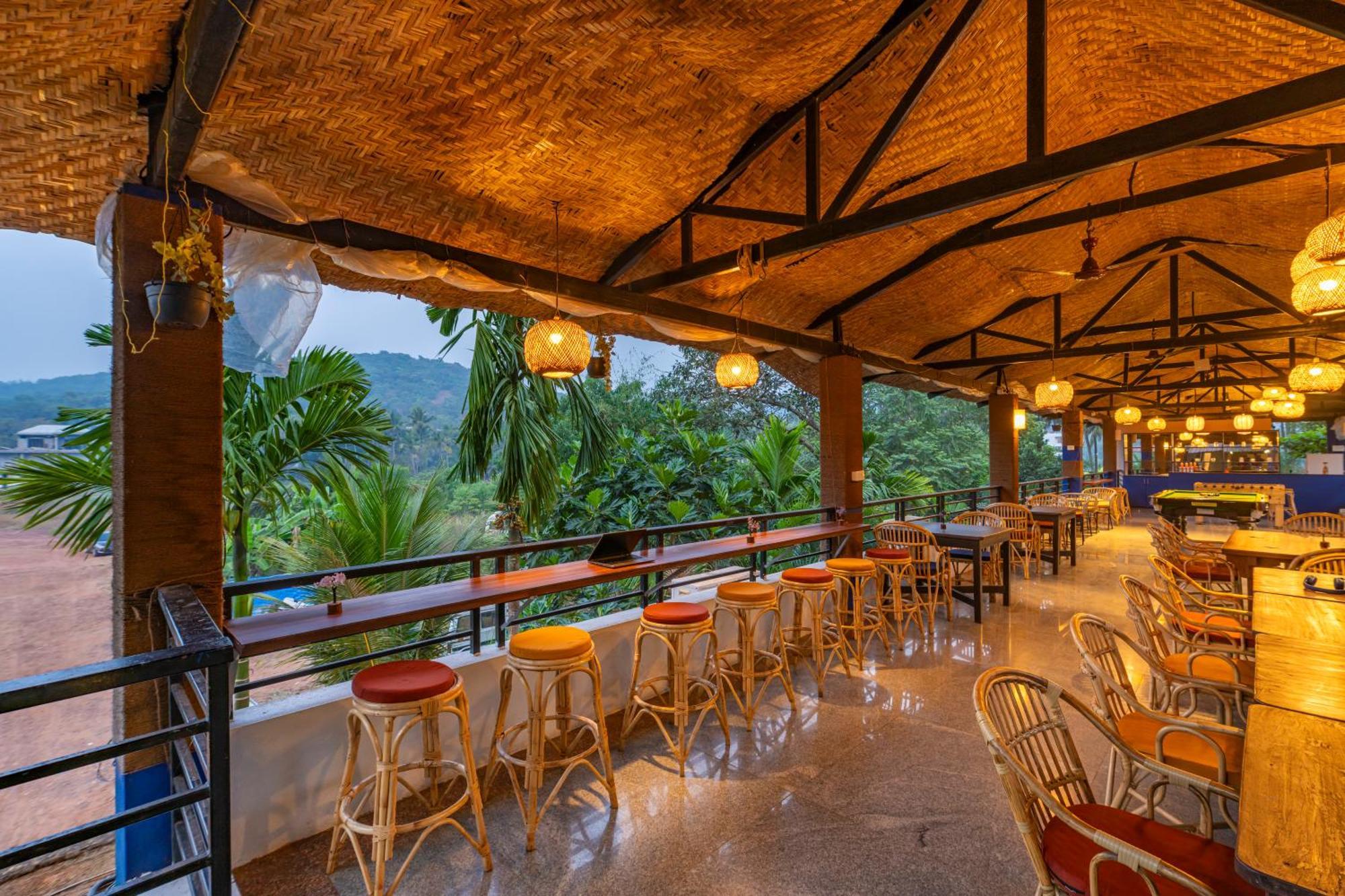 Madpackers Goa Anjuna - Bar Buitenkant foto